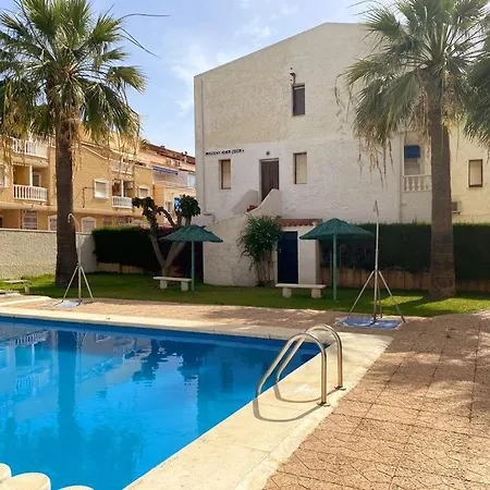 Rosa,near To The Sea Swimming Pool Torrevieja